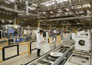 تركيا تضع حجر الأساس لشركة أجهزة كهربائية في مصر بقيمة 100 مليون دولار