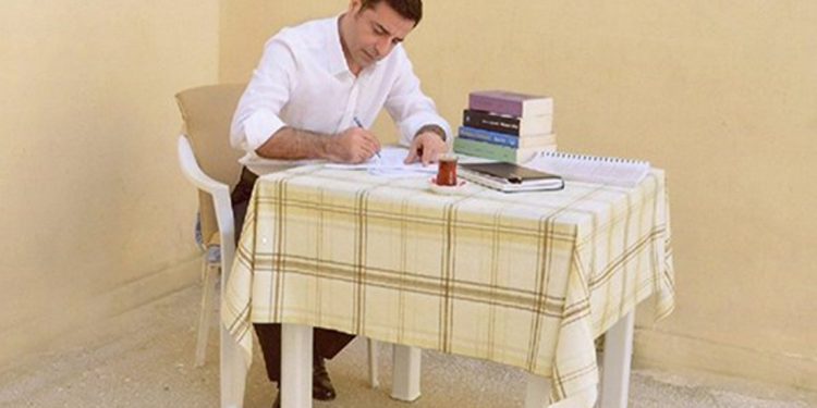 دميرطاش: الحكومة التركية الحالية تجاوزت حدودها منذ فترة طويلة