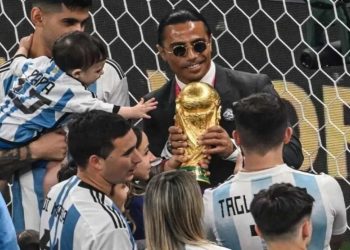 الشيف “نصرت” يشارك لاعبي الأرجنتين فرحتهم!