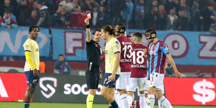 المصري “تريزيجيه” يحرز هدف الفوز لفريقه طرابزون سبور على فنربخشة