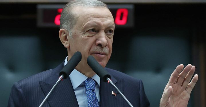 صحفي تركي: أردوغان عقد اجتماعًا قبل الحكم على عمدة إسطنبول