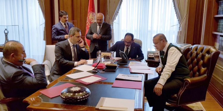 صحيفة تركية: قادة حزب أردوغان يعتقدون أنها الانتخابات الأخيرة لهم