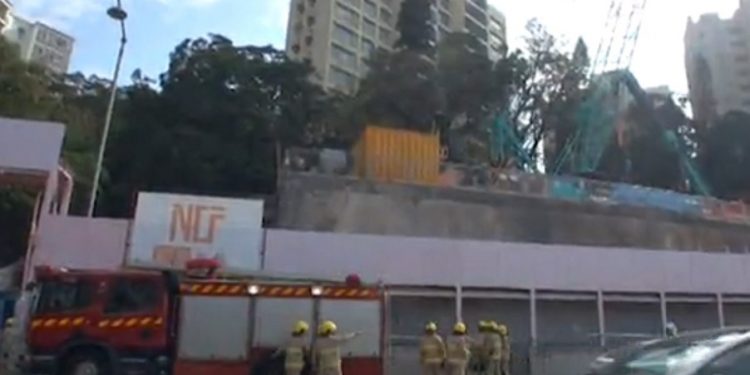 مصرع 5 أشخاص بسقوط رافعة برجية في “أزمير”