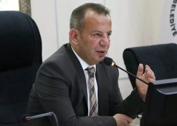 رئيس بلدية بولو: سنمنح الموظفين غير المدخنين راتب أكبر من المدخنين