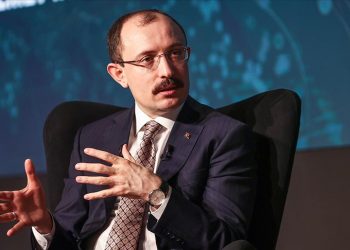 وزير التجارة: تركيا ستبلغ مستويات متقدمة بفضل اكتشافات الغاز