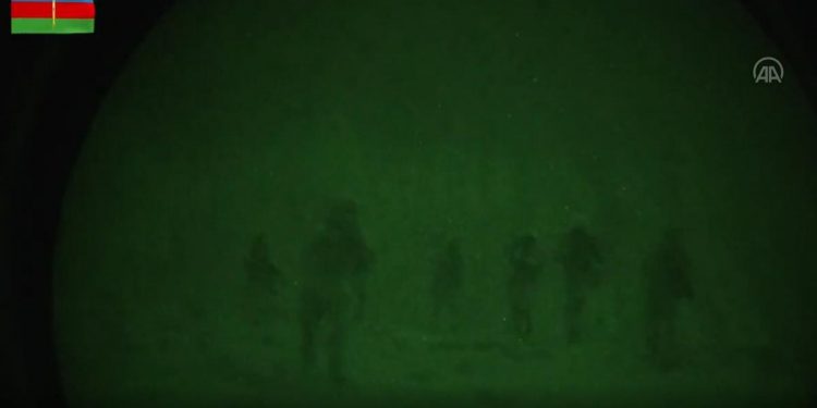 مناورات عسكرية ليلية بين تركيا وأذربيجان