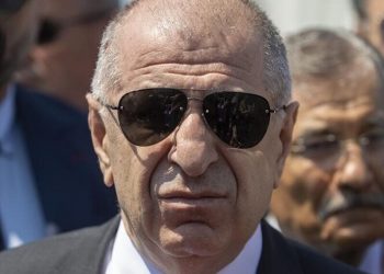 سياسي تركي يوجه اتهامات باطلة لحركة الخدمة تضامنا مع جنرال انقلابي