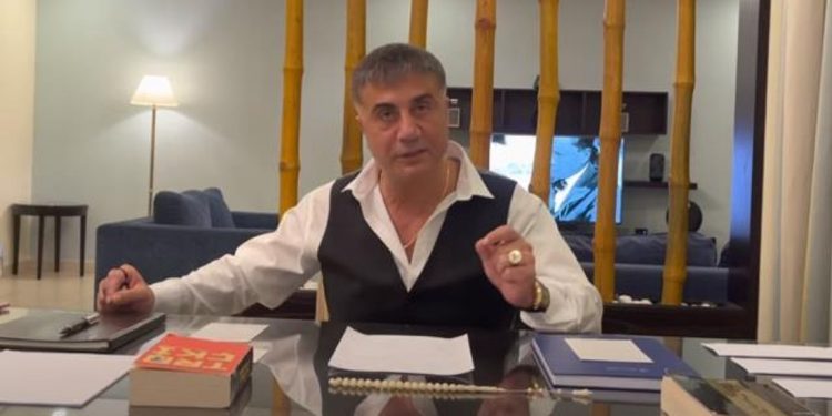 سياسي تركي: سادات بكر أرسل ملفات تدين مسؤولين لدولتين مختلفتين