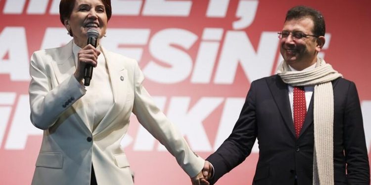 صحفي تركي: أكشنار تزعج “الشعب الجمهوري” بدعمها إمام أوغلو