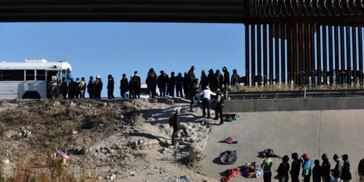 24000 تركي يلجأون إلى الولايات المتحدة من المكسيك 