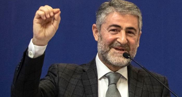 وزير المالية التركي: الليرة بلا قيمة مقارنة بالسنوات السابقة