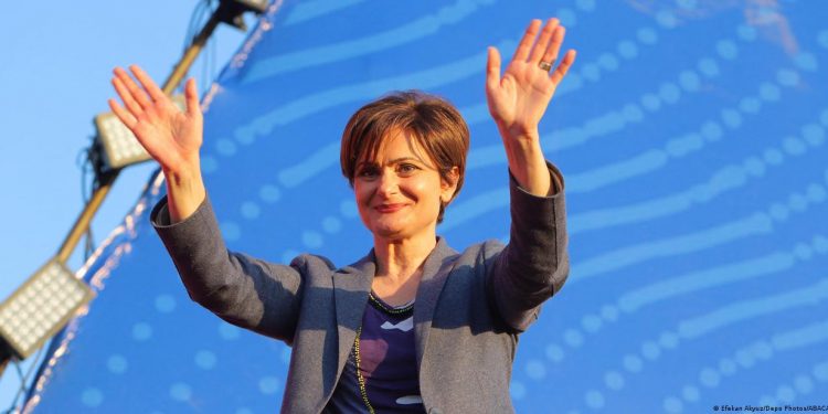 تركيا.. تبرئة جنان كفتانجي أوغلو من قضية رفعها مسئول بالرئاسة