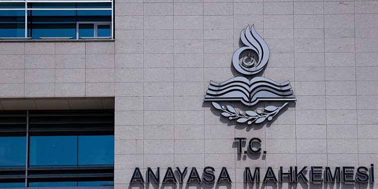  تركيا.. حجب المساعدة المالية عن الحزب الكردي بقرار قضائي