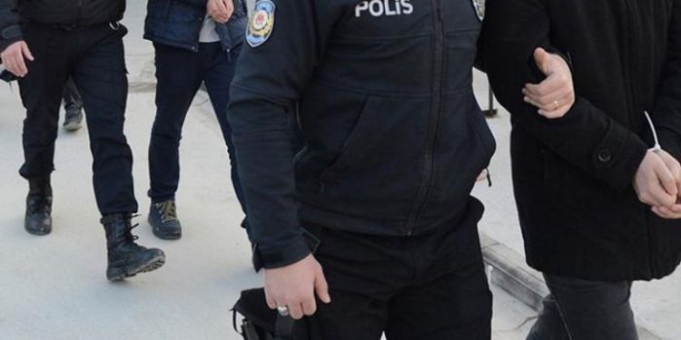 تركيا.. اعتقال 10 من حركة الخدمة في إسطنبول