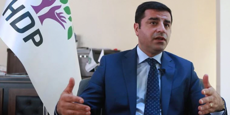 دميرطاش: الحكومة تخطط لشن هجوم على كوباني قبل الانتخابات