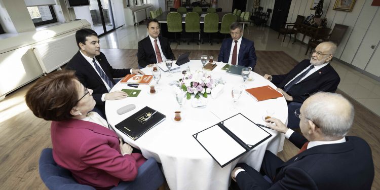 باحث: مرشح المعارضة لن يفوز دون دعم الحزب الكردي