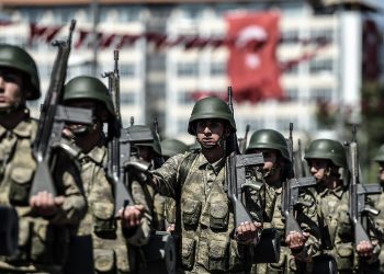 بعد أعنف موجة فصل.. الجيش التركي يوظف 16 ألف متعاقد