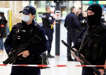 إصابات في هجوم على ركاب محطة قطار في باريس