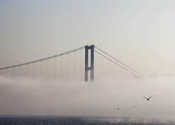 تعطّل حركة الملاحة في مضيق البوسفور بسبب الضباب الكثيف