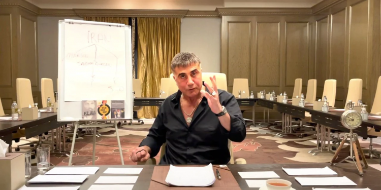 سادات بكر يتلقى عرضًا من نتفلكس!