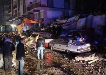 تركيا.. إنقاذ 8 آلاف شخص من تحت الأنقاض