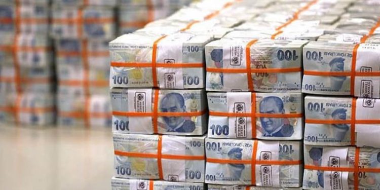 صحفي تركي: لماذا تجمع الدولة مساعدات وهي تجني الضرائب؟