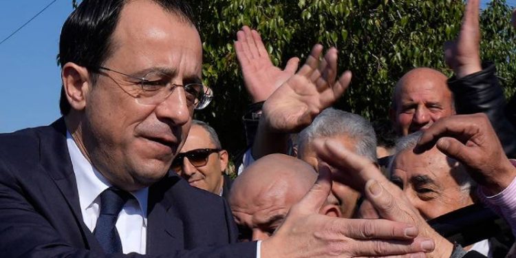 وزير الخارجية السابق كريستودوليديس رئيسًا لجنوب قبرص