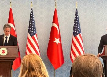 بلينكين ينصح تركيا واليونان بعدم اتخاذ خطوات أحادية الجانب