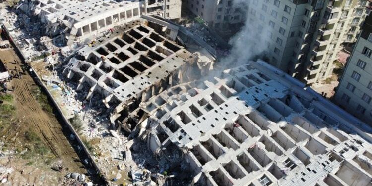 زلزال تركيا.. انطلاق التحقيقات في مخالفات المباني 