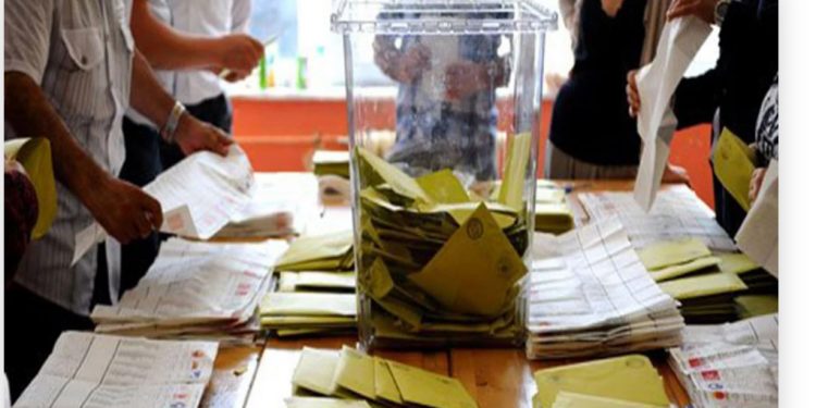 أصوات تحالف أردوغان تذوب بعد الزلزال