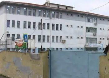  4581 مدرسة في تركيا مهددة بالزلازل