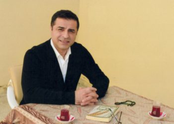 دميرتاش: إرجاء الانتخابات بمثابة انقلاب