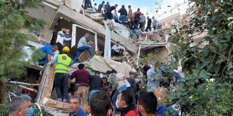 استشهاد عائلة فلسطينية كاملة في زلزال تركيا الأخير