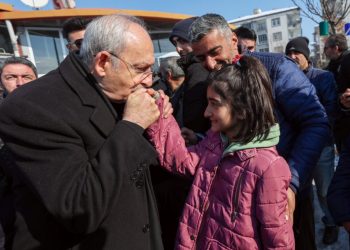 كليتشدار أوغلو: يجب أن تتغير تركيا حتى لا يتكرر ألم الزلزال