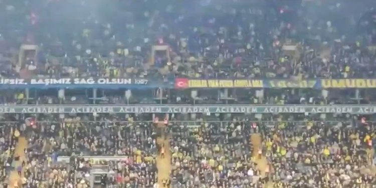 تركيا.. مشجعو فنربخشه يطالبون أردوغان بالاستقالة  