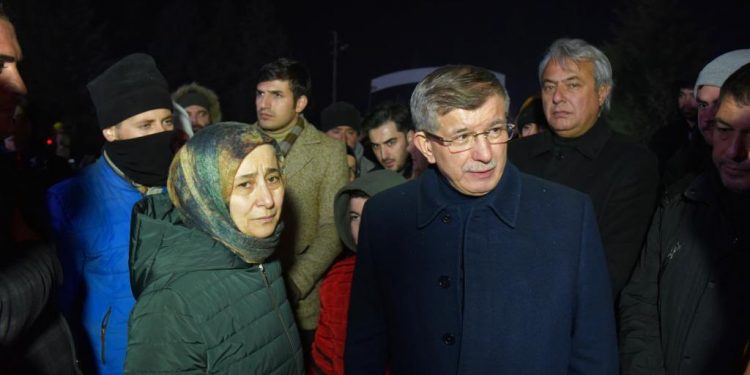 داود أوغلو: إدارة الكوارث الطبيعية غير فعالة تحت سلطة وزير الداخلية