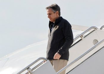 وزير الخارجية الأمريكي يهبط في قاعدة إنجرليك الجوية