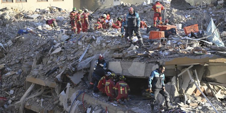 وفيات زلزال تركيا تبلغ 36187