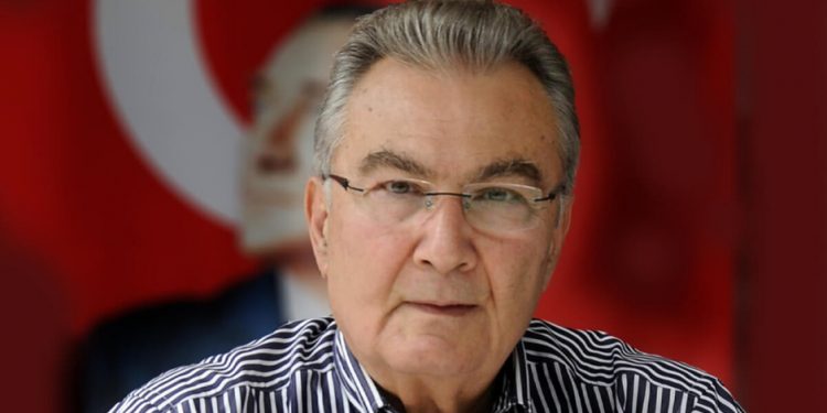 حزب الشعب الجمهوري ينعى زعيمه السابق دنيز بايكال