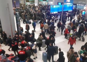 تركيا.. نقل آلاف المتطوعين جوا إلى مناطق الزلزال