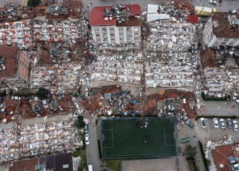 تركيا.. توقعات باستمرار الهزات الأرضية لمدة عام على الأقل