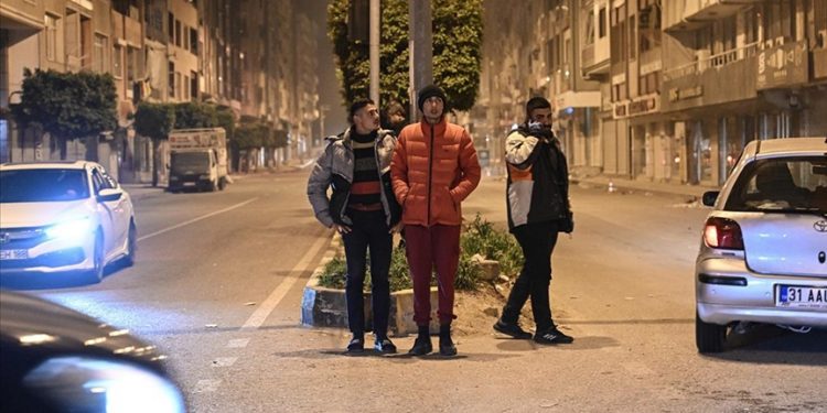 زلزالان شديدان يضربان تركيا وتصل آثارهما إلى مصر