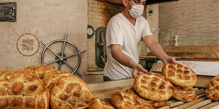 زيادة كبيرة بسعر خبز رمضان في تركيا