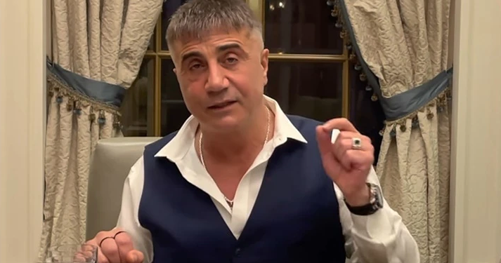 حملة توقيعات لإلغاء العزلة عن سادات بكر