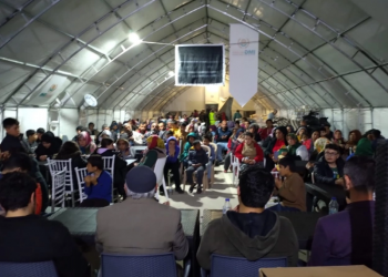 تركيا.. إزالة مركز توزيع طعام لحزب السعادة بمنطقة الزلزال