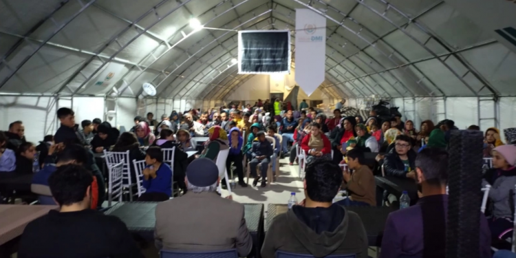 تركيا.. إزالة مركز توزيع طعام لحزب السعادة بمنطقة الزلزال