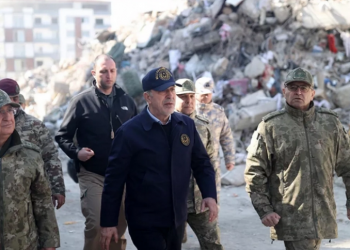 صحفي تركي: لجوء الحكومة للجيش تأخر 36 ساعة بعد الزلزال 