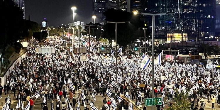 متظاهرون في إسرائيل: لا نريد أن نصبح مثل تركيا!