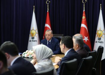  أردوغان يصف المعارضة بتحالف فاسد يلعب على طاولة القمار!