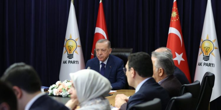  أردوغان يصف المعارضة بتحالف فاسد يلعب على طاولة القمار!